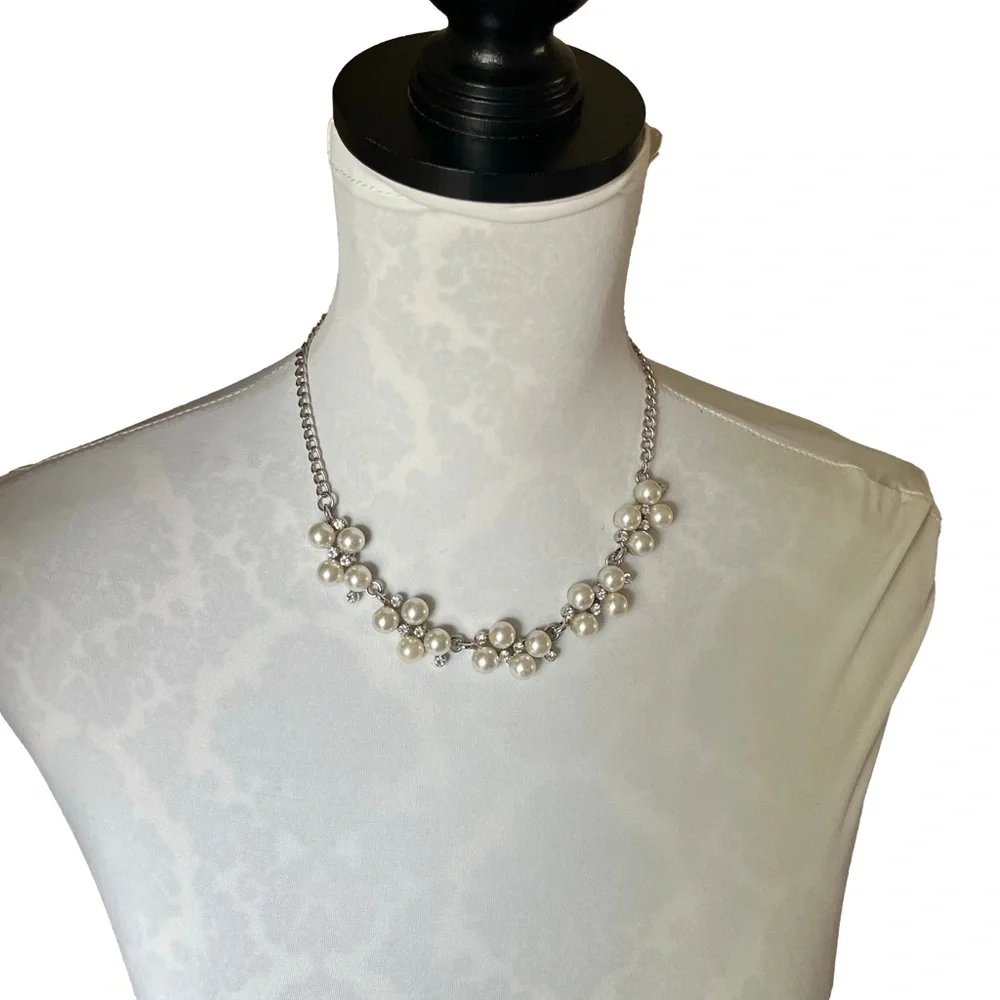 Elegant Faux Pearl Cluster Statement Necklace with Rhinestones